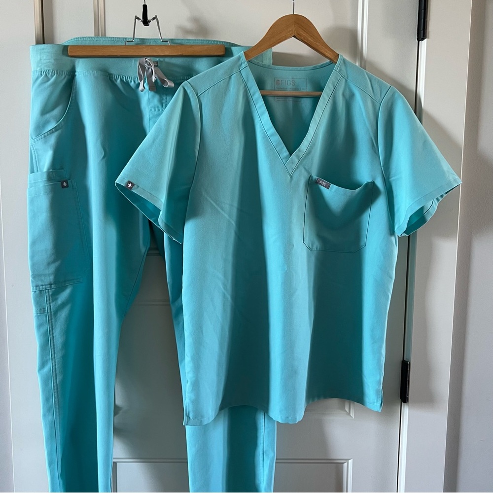 Figs Scrub Set in Fresh Aqua